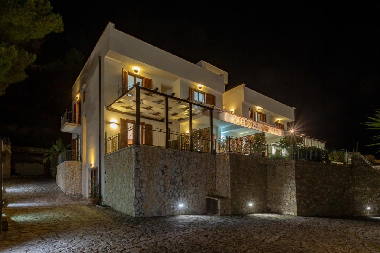 Auralba Hotel 3*